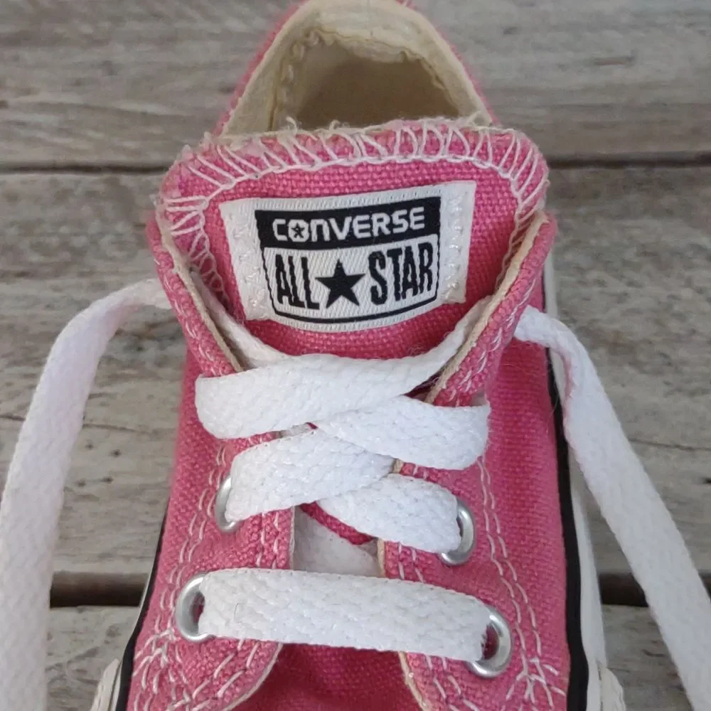 Converse All Star Pink Chuck Taylors Size 5 Low Tops